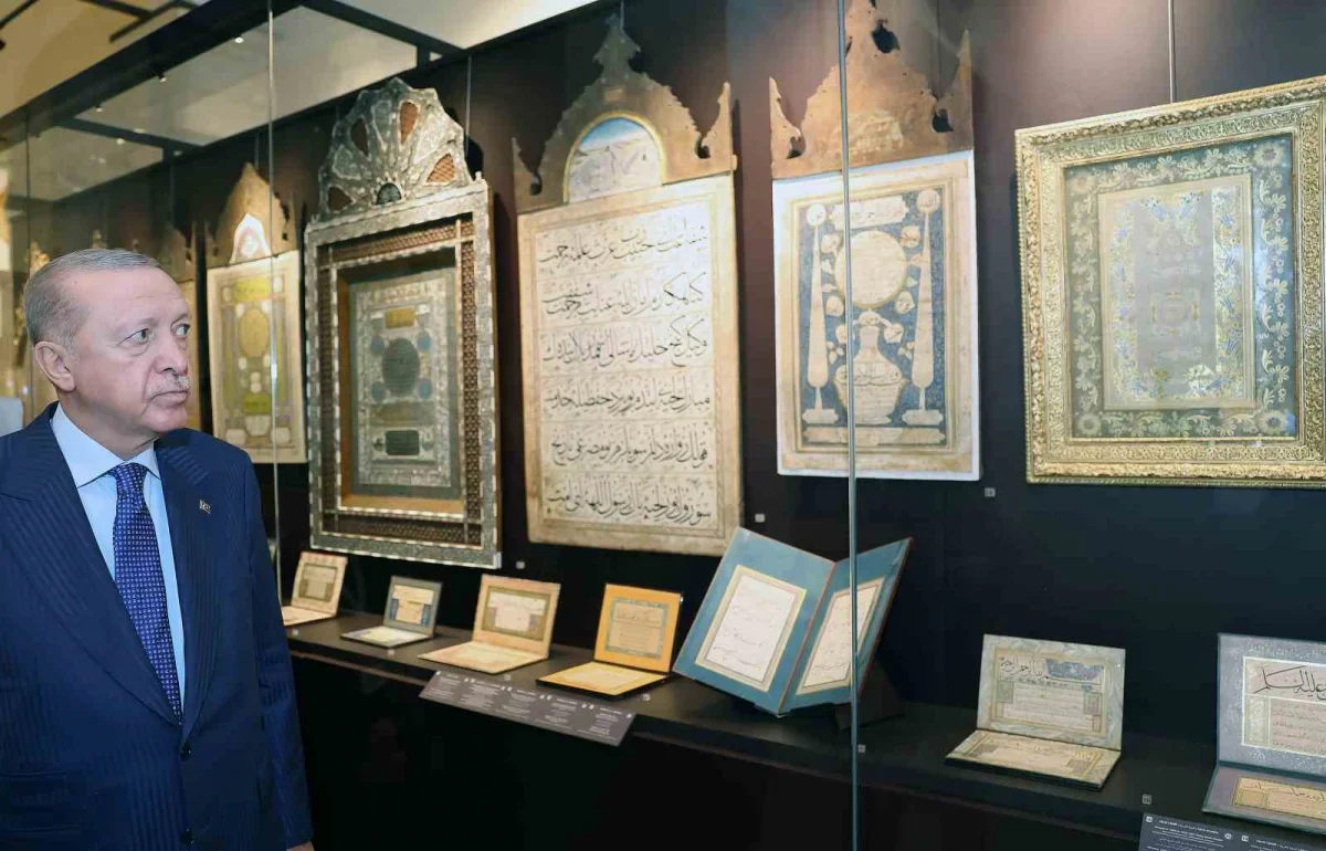 Topkapı Sarayı'nda 10 bin 500 eser ziyarete açıldı
