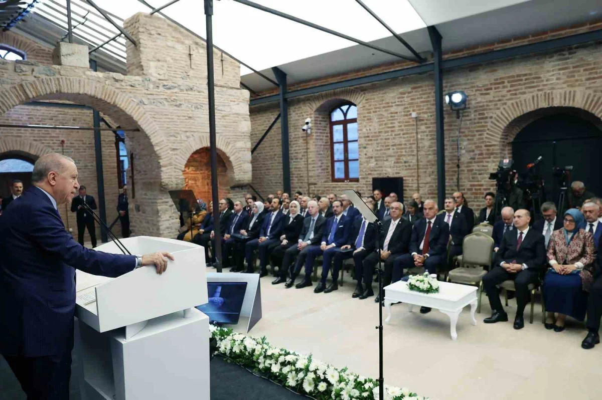 Topkapı Sarayı'nda 10 bin 500 eser ziyarete açıldı