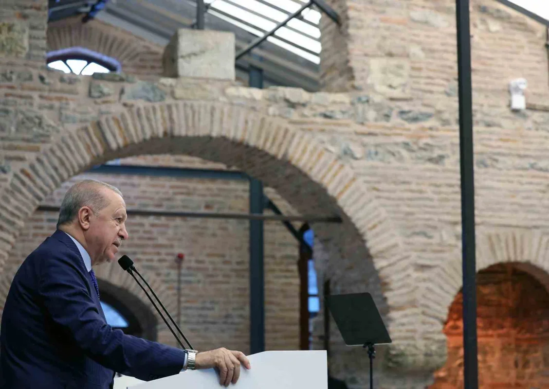 Topkapı Sarayı'nda 10 bin 500 eser ziyarete açıldı