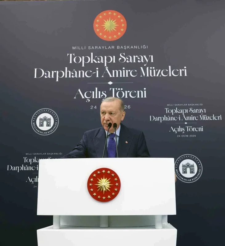 Topkapı Sarayı'nda 10 bin 500 eser ziyarete açıldı