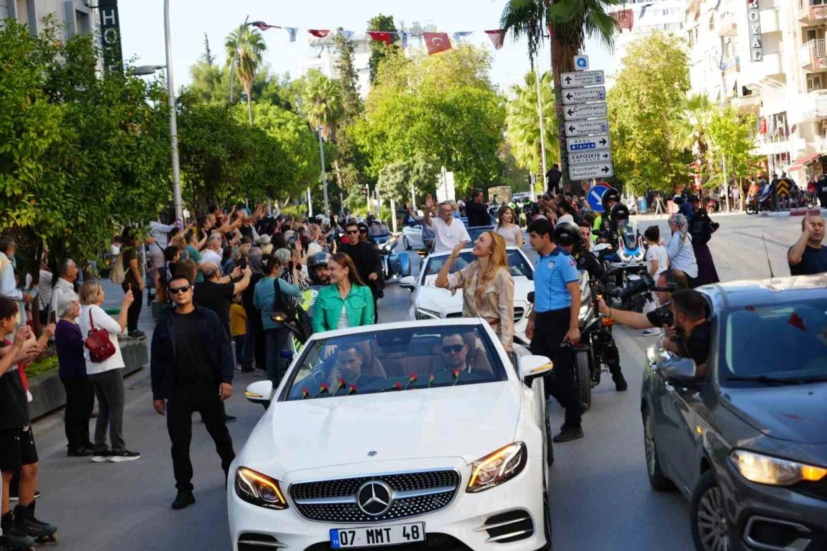 Antalya Altın Portakal kortejine yoğun ilgi gösterildi