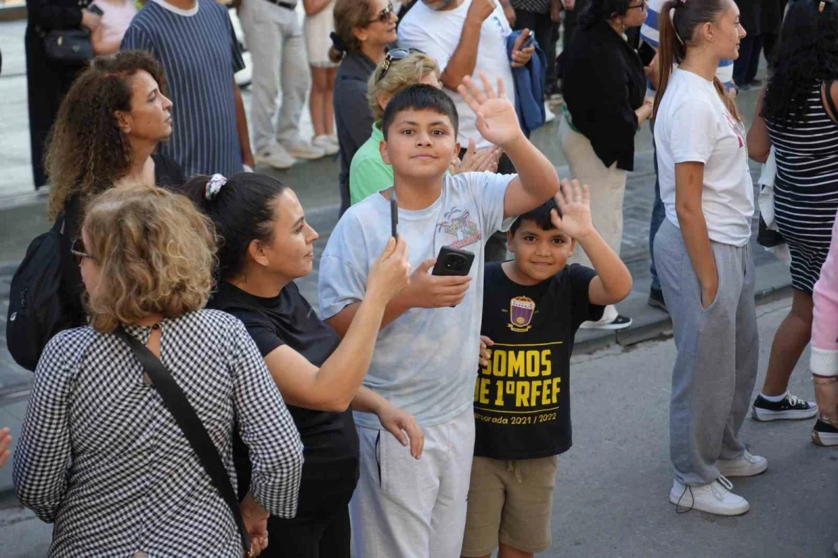 Antalya Altın Portakal kortejine yoğun ilgi gösterildi