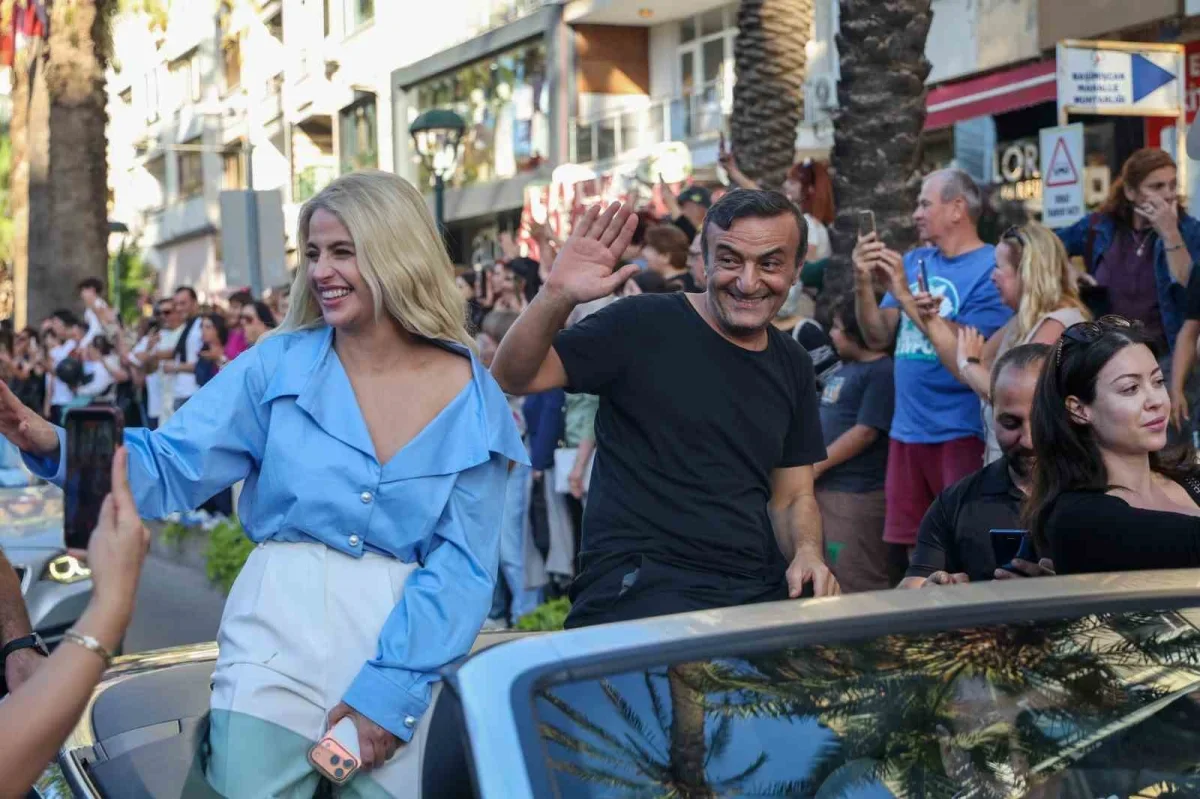 Antalya Altın Portakal kortejinde sanatçılara yoğun ilgi