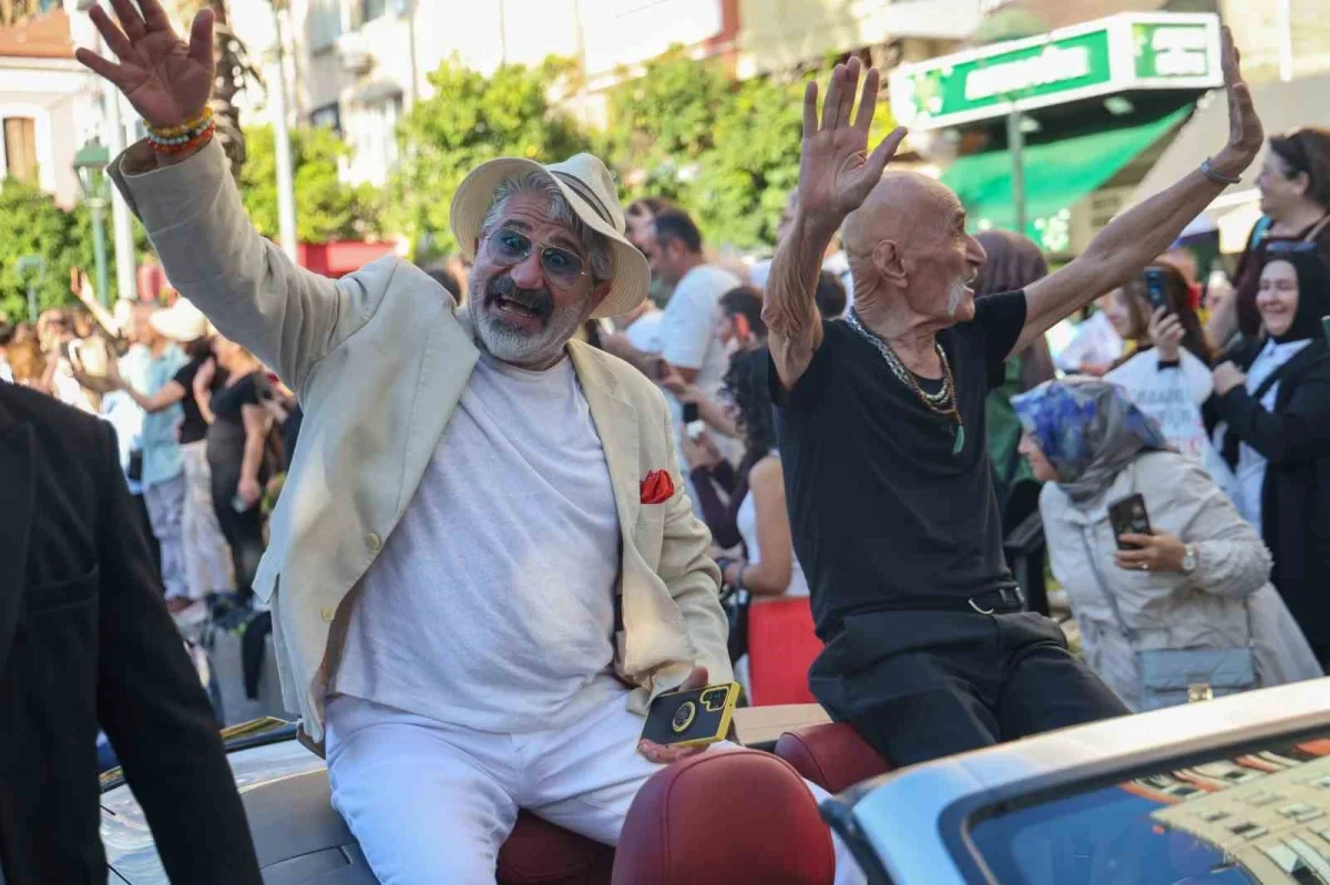Antalya Altın Portakal kortejinde sanatçılara yoğun ilgi