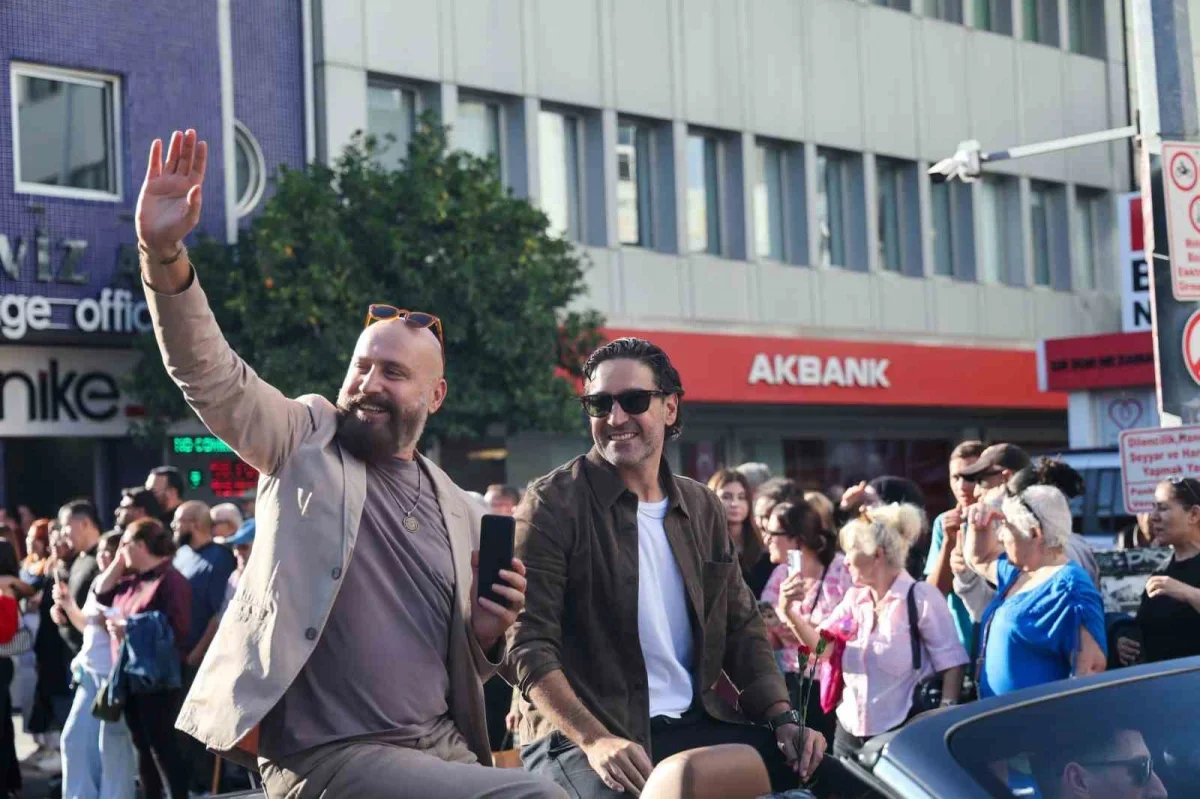 Antalya Altın Portakal kortejinde sanatçılara yoğun ilgi
