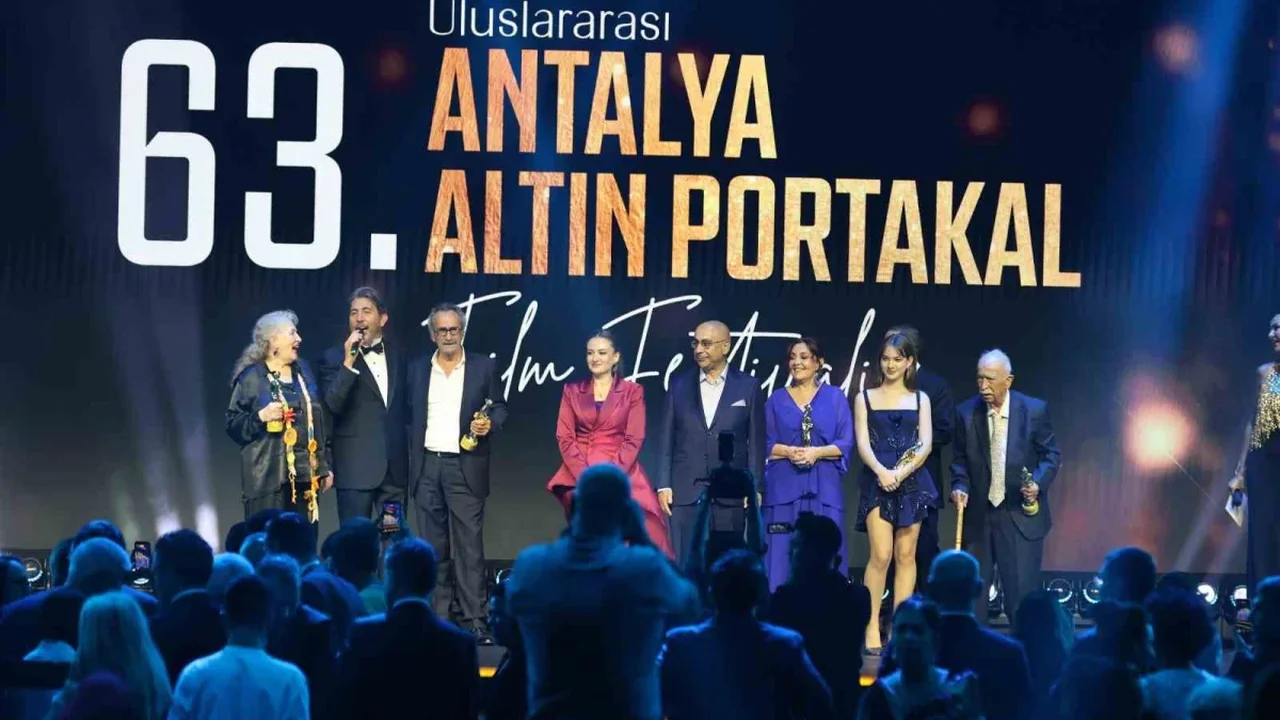 Altın Portakal'da onur ve emek ödülleri dağıtıldı