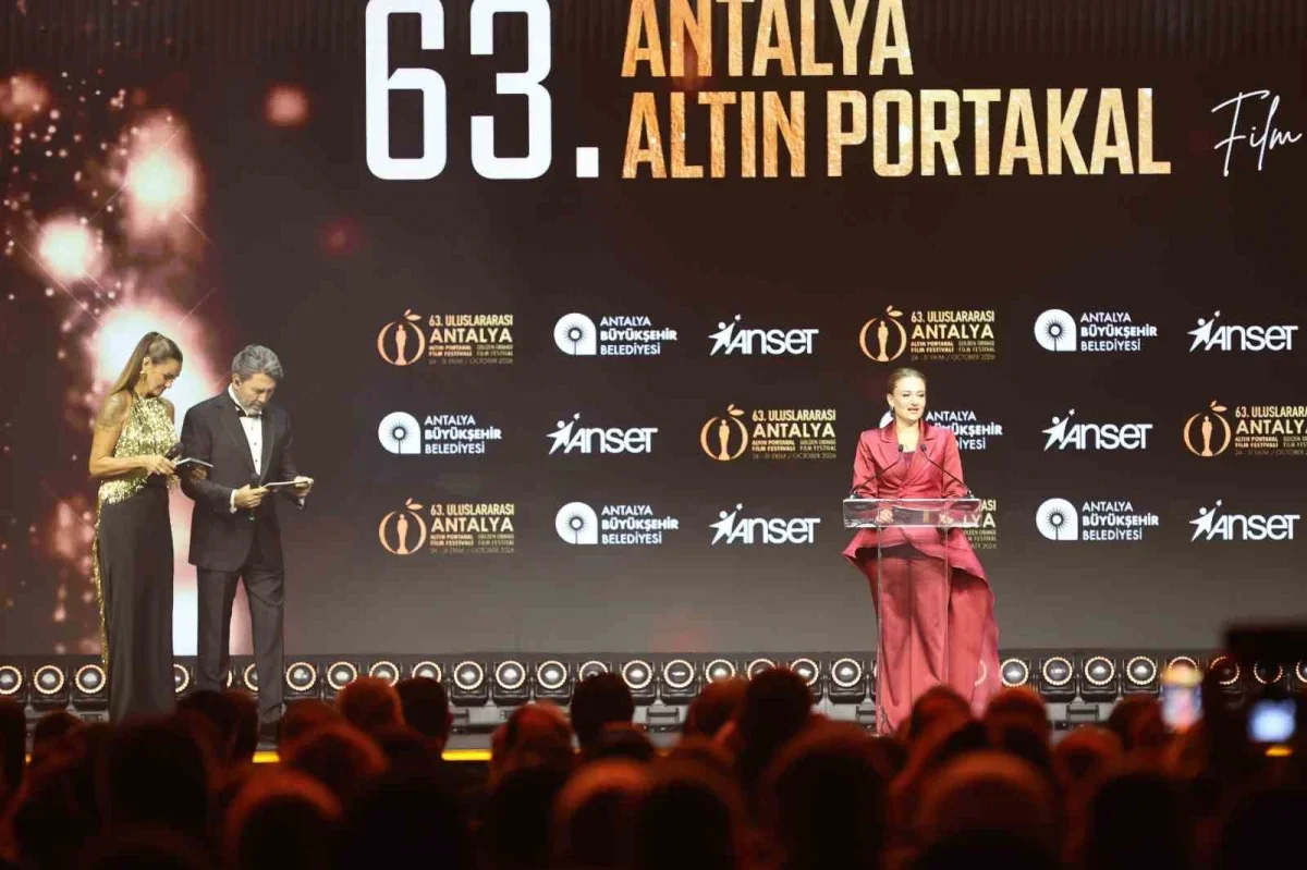 Altın Portakal'da onur ve emek ödülleri dağıtıldı