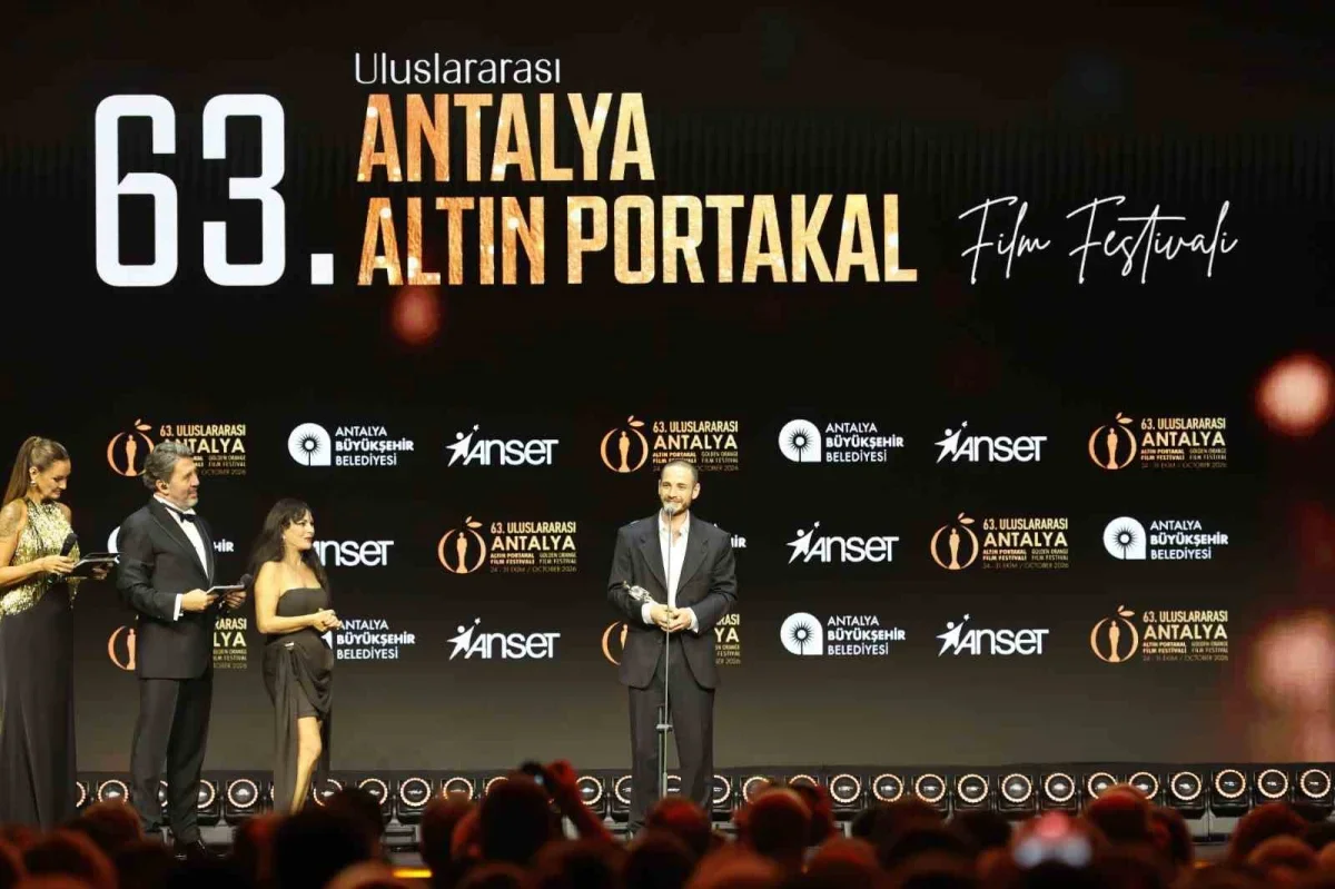 Altın Portakal'da onur ve emek ödülleri dağıtıldı
