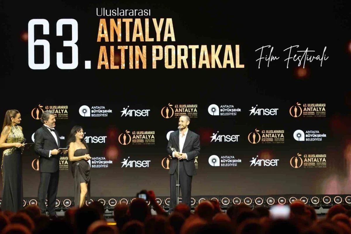 Altın Portakal'da onur ve emek ödülleri dağıtıldı