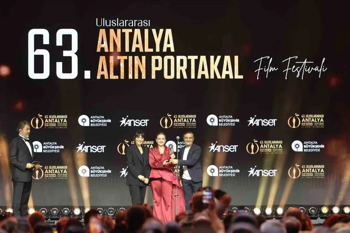 Altın Portakal'da onur ve emek ödülleri dağıtıldı