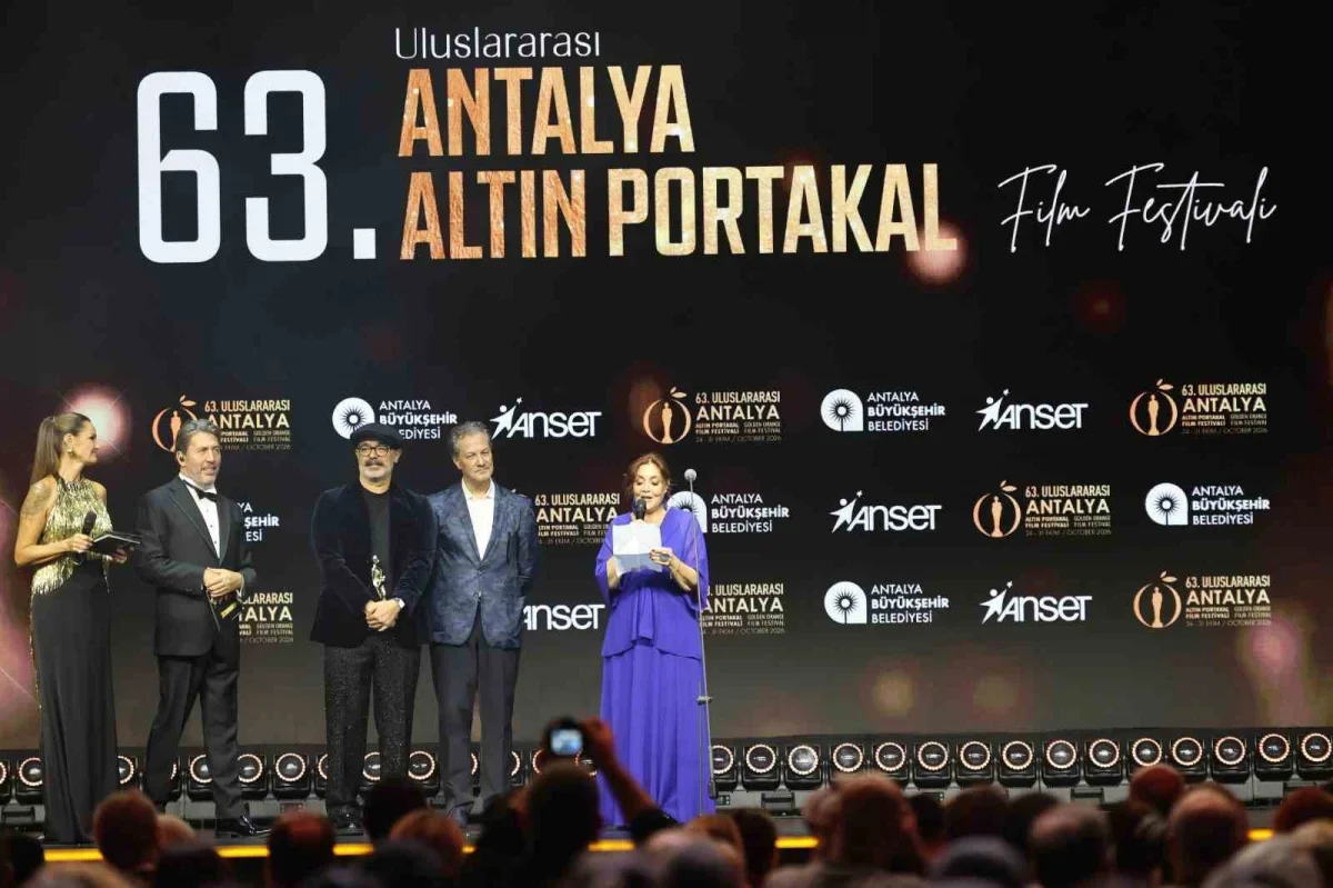 Altın Portakal'da onur ve emek ödülleri dağıtıldı