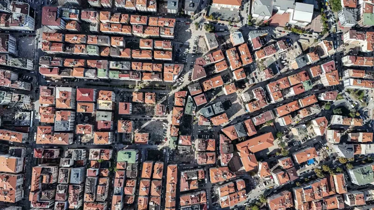 Bahçelievler'de 51 bin 221 bağımsız birim yenilendi