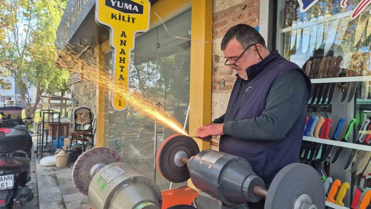 Tekirdağ'da Bıçakçı ailesi 147 yıllık geleneği sürdürüyor