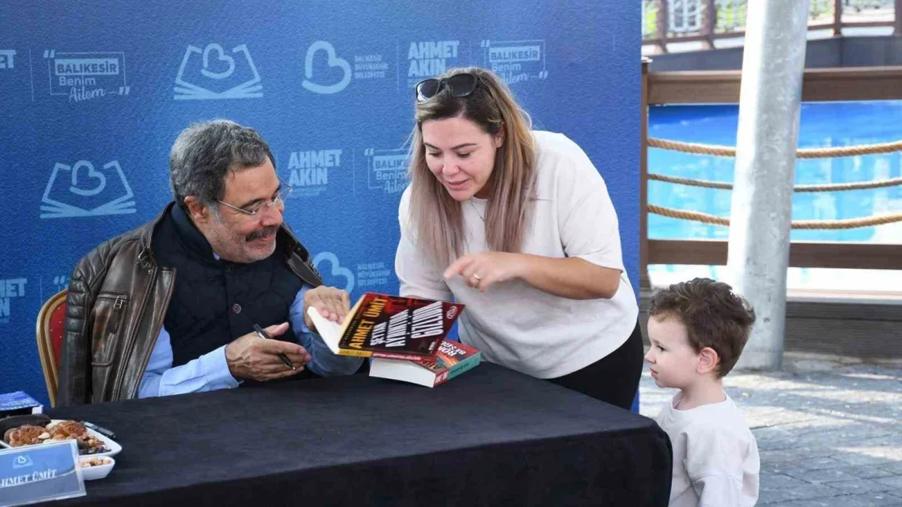 Balıkesir Kitap Fuarı'nda 9. gün: on binlerce ziyaretçi