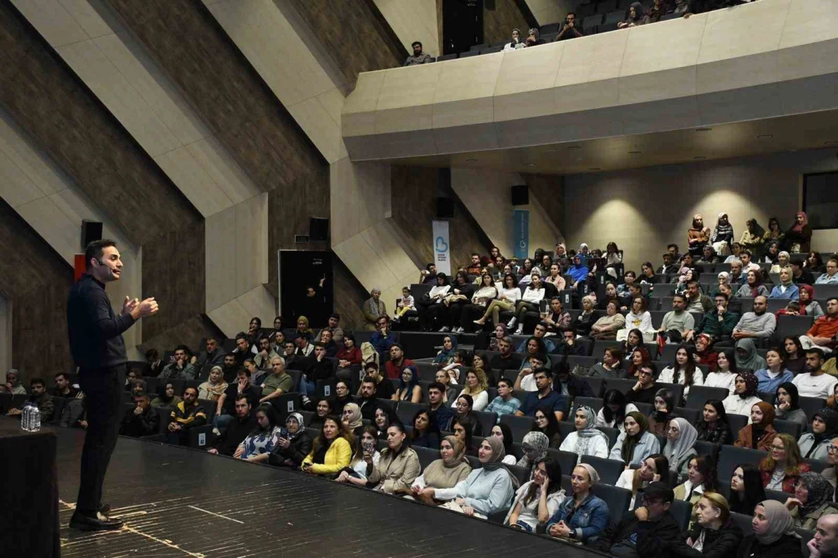 Balıkesir Kitap Fuarı'nda 9. gün: on binlerce ziyaretçi