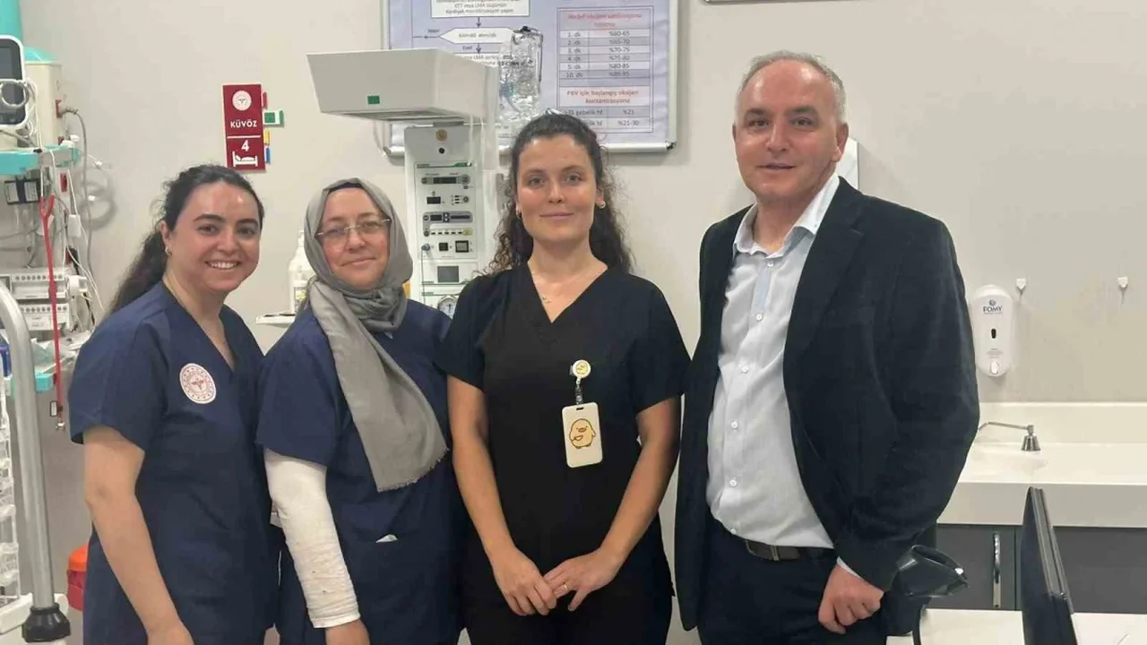 Yalova'da 600 gram doğan kızı doktorun yolunu çizdi