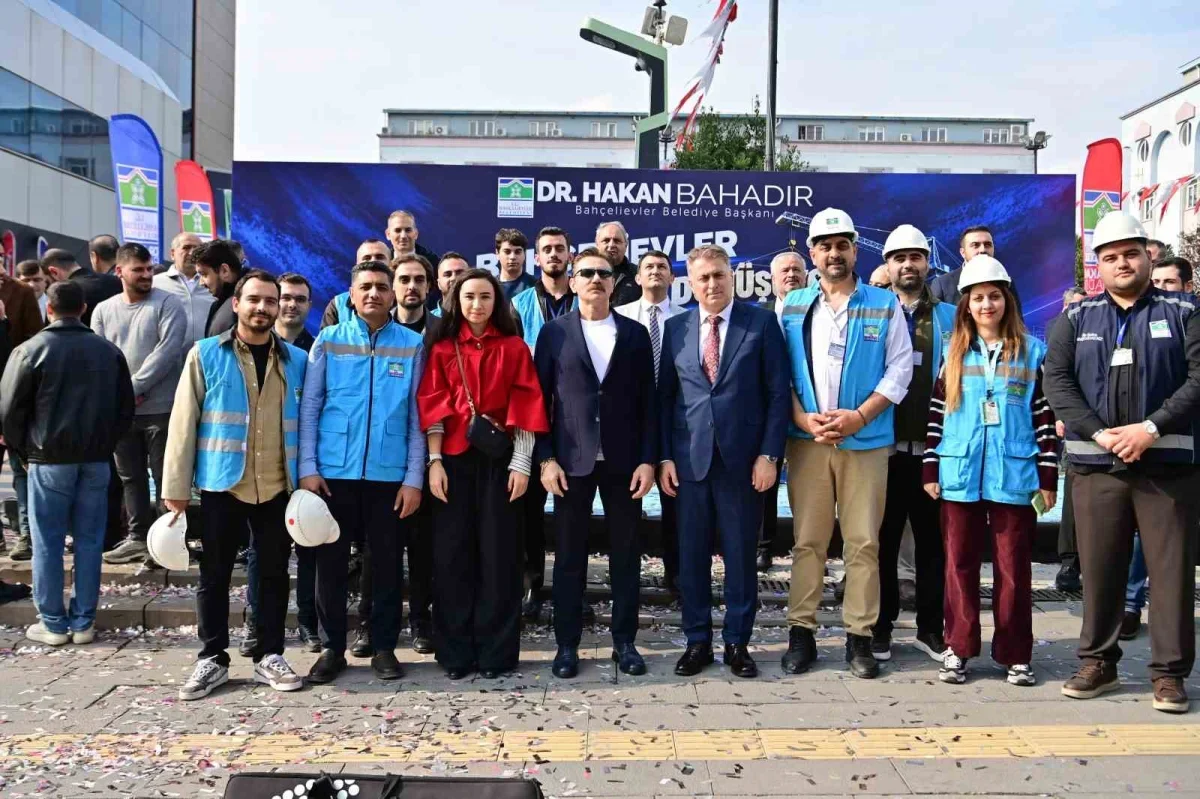 Bahçelievler'de kentsel dönüşümde 6 bininci bina yıkıldı