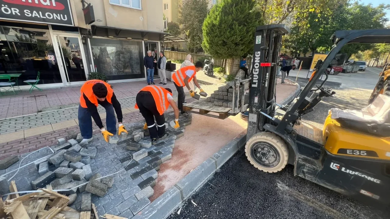 Bursa Yıldırım'da Erdoğan Caddesi'nde yenileme sürüyor