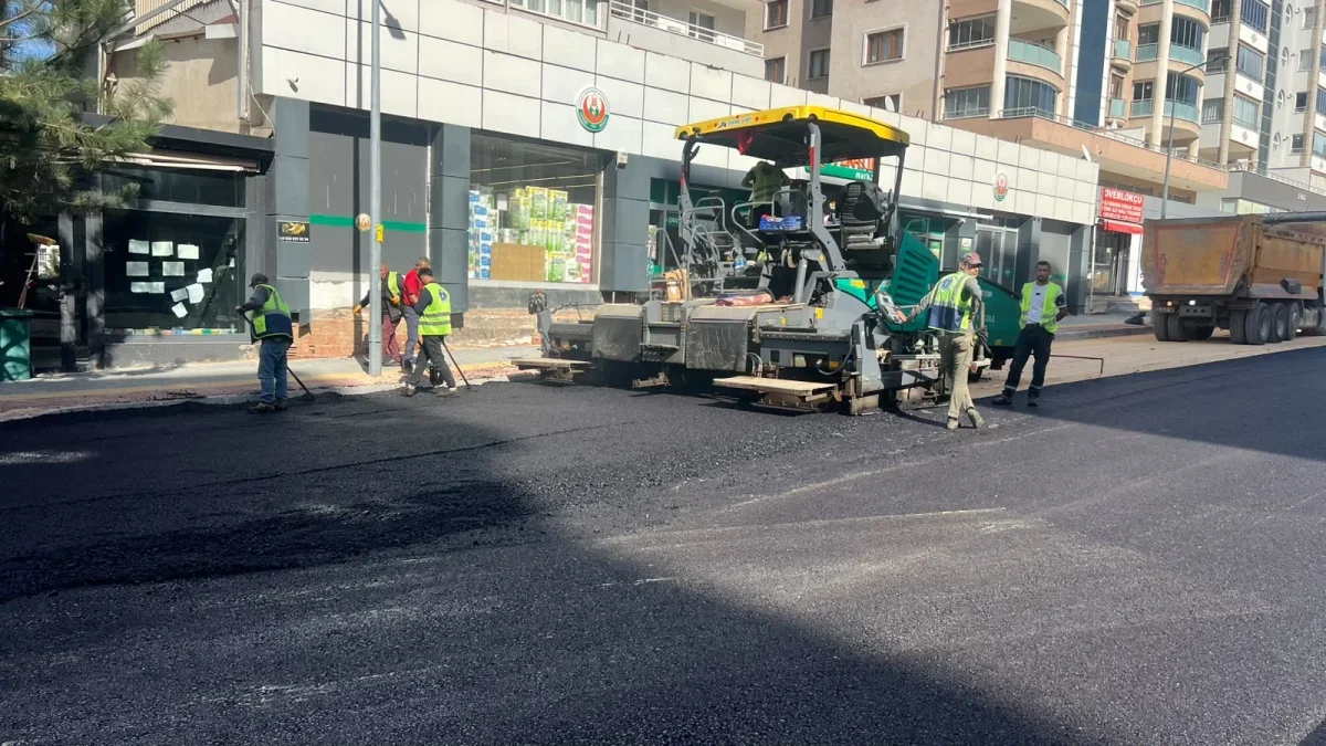 Bursa Yıldırım'da Erdoğan Caddesi'nde yenileme sürüyor