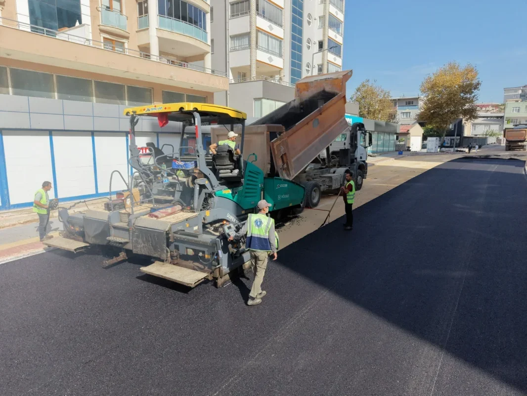Bursa Yıldırım'da Erdoğan Caddesi'nde yenileme sürüyor