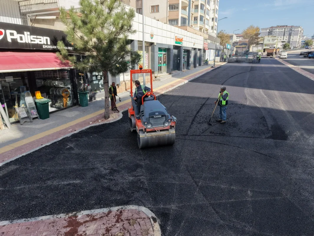 Bursa Yıldırım'da Erdoğan Caddesi'nde yenileme sürüyor
