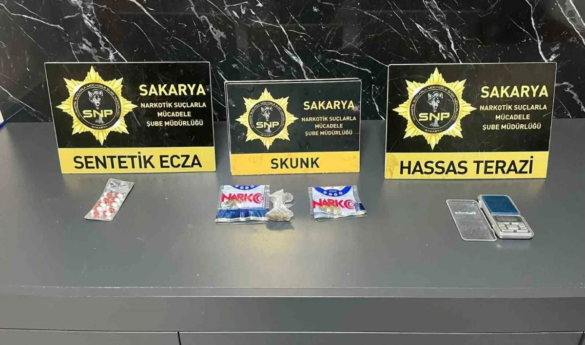 Sakarya'da iki ilçede uyuşturucu operasyonu: 3 tutuklama