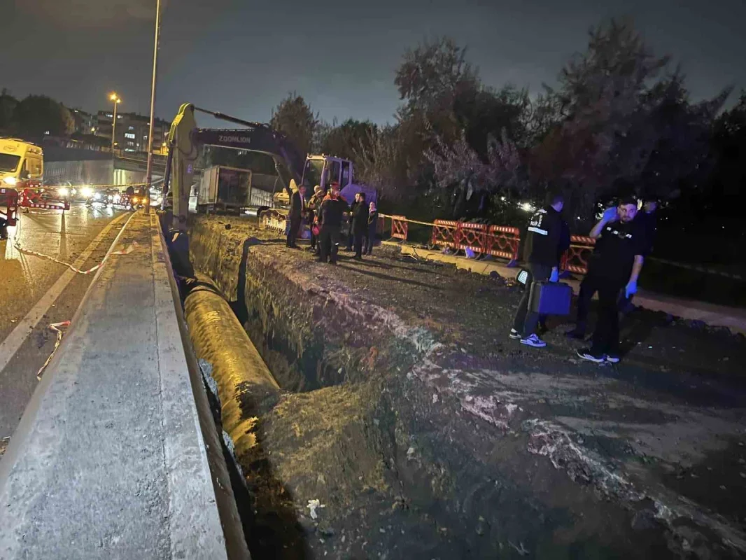 Bayrampaşa'da İSKİ işçisi düşerek hayatını kaybetti
