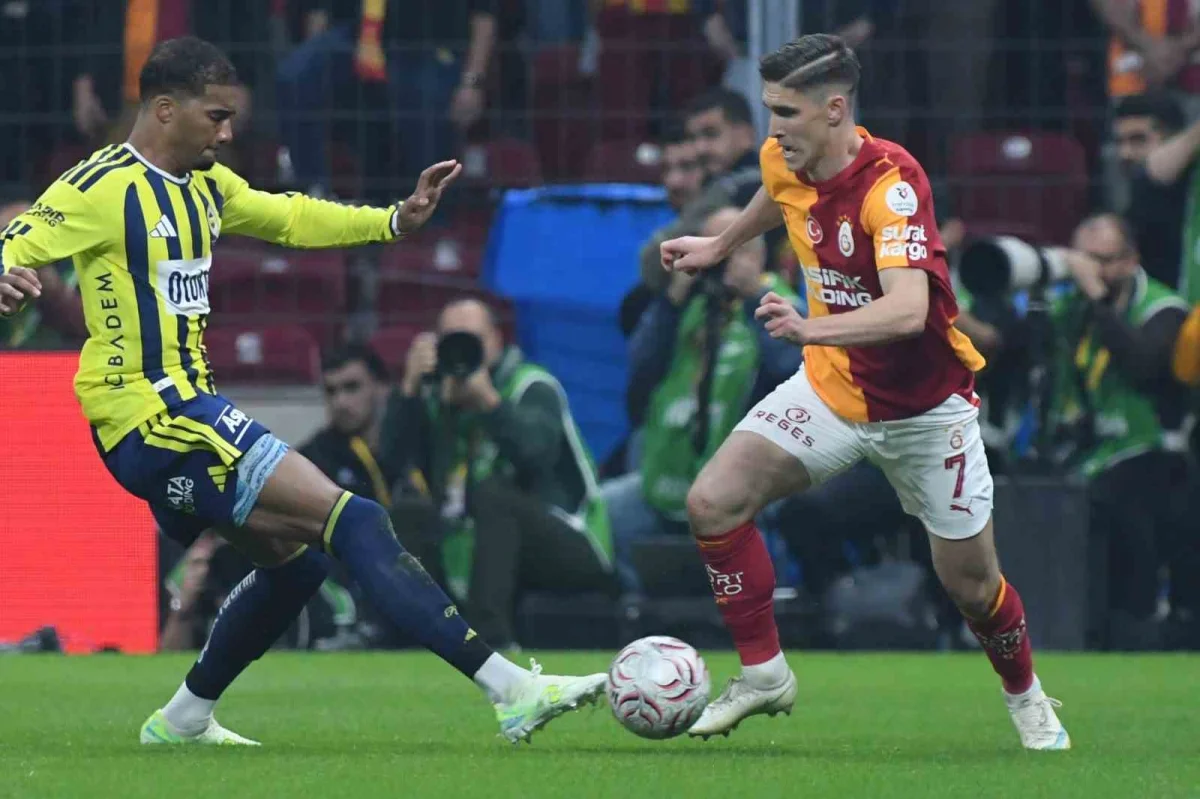 Galatasaray-Fenerbahçe derbisinde ilk yarı 2-0 bitti