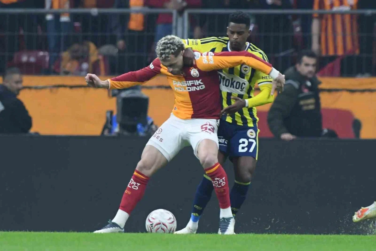 Galatasaray-Fenerbahçe derbisinde ilk yarı 2-0 bitti