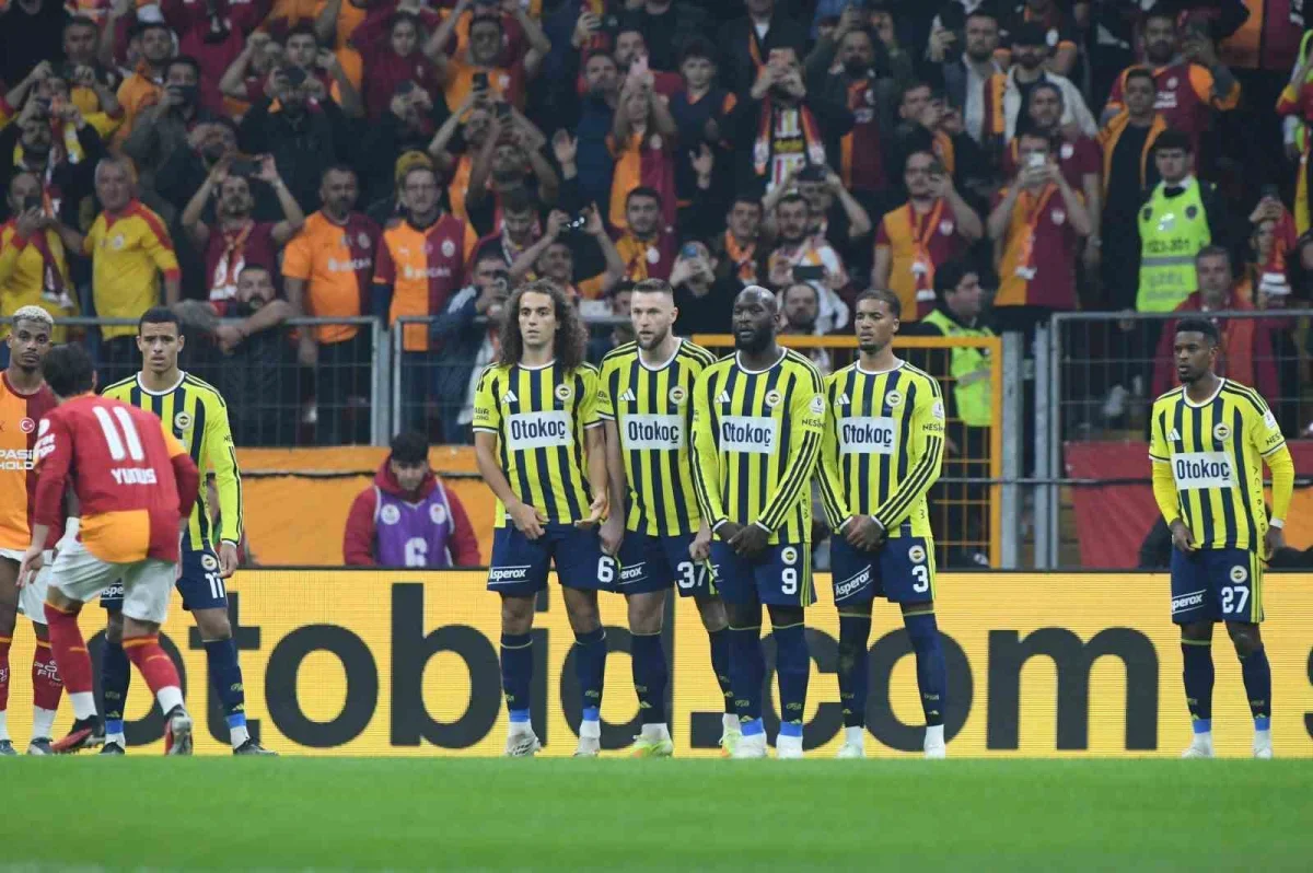 Galatasaray-Fenerbahçe derbisinde ilk yarı 2-0 bitti