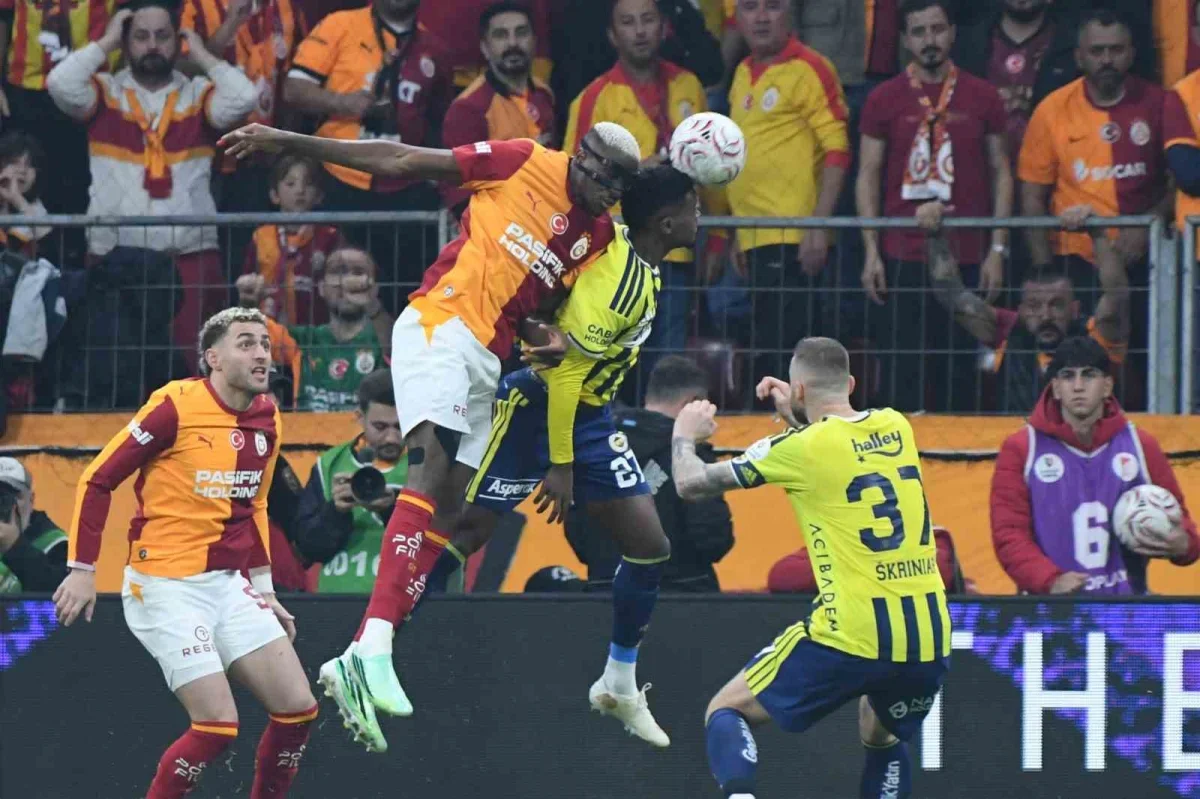 Galatasaray-Fenerbahçe derbisinde ilk yarı 2-0 bitti