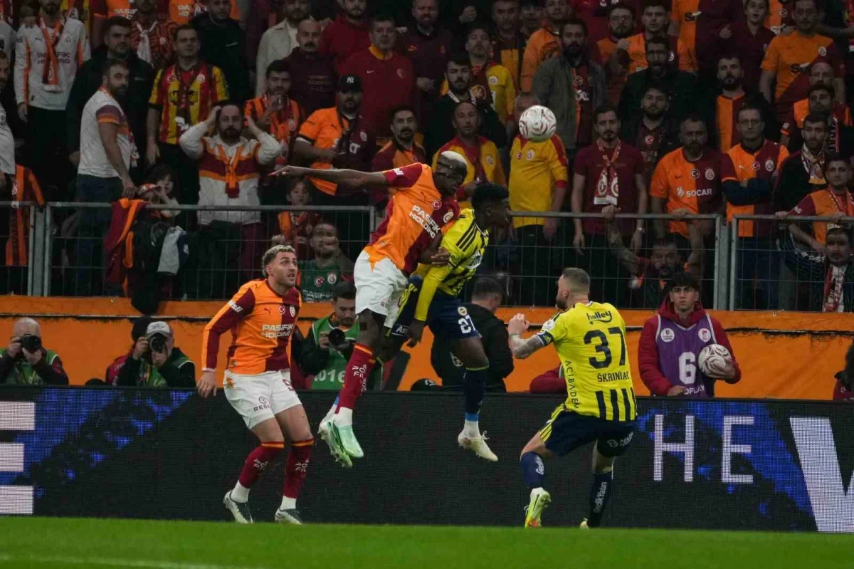 Galatasaray-Fenerbahçe derbisinde ilk yarı 2-0 bitti