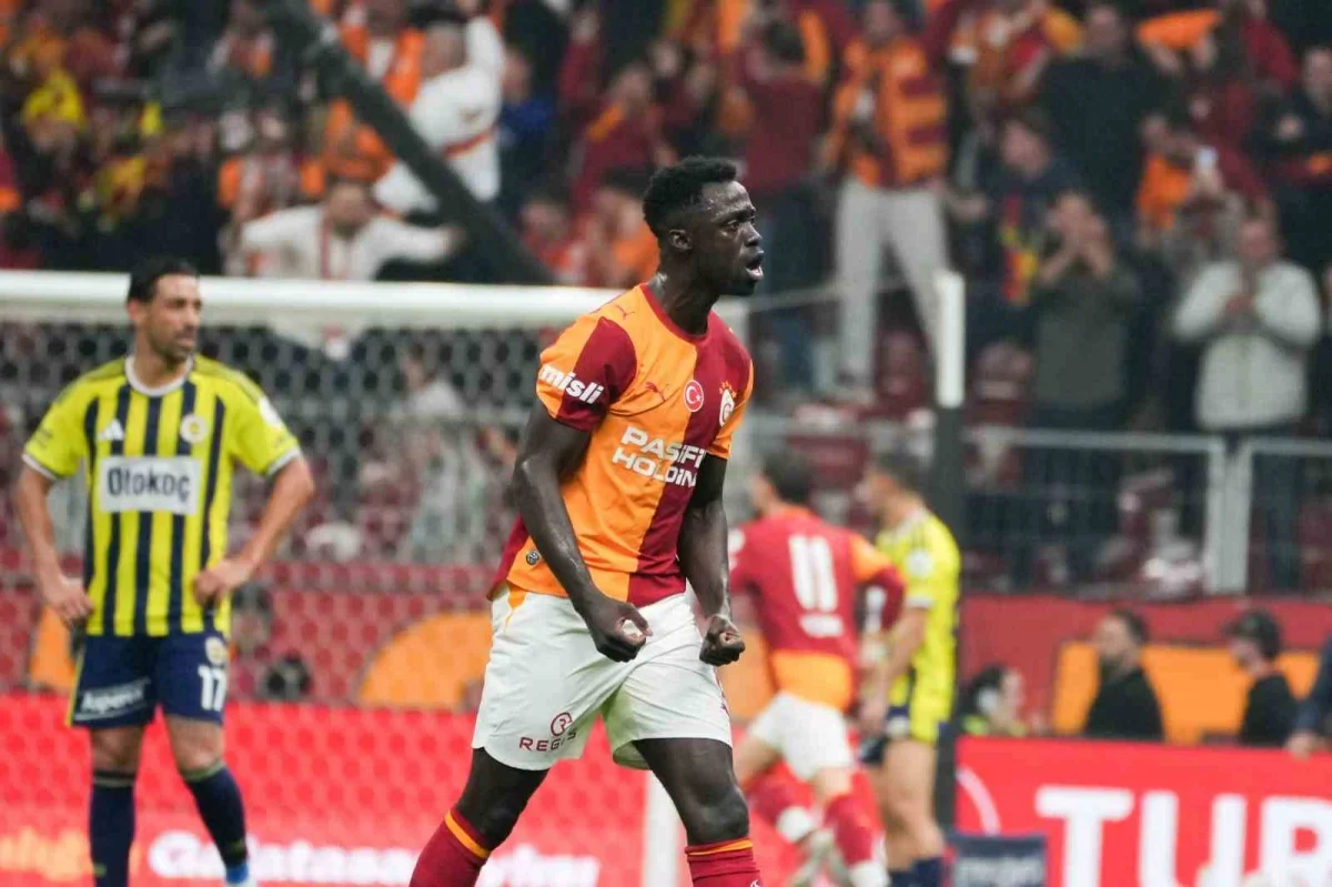 Galatasaray-Fenerbahçe derbisinde ilk yarı 2-0 bitti