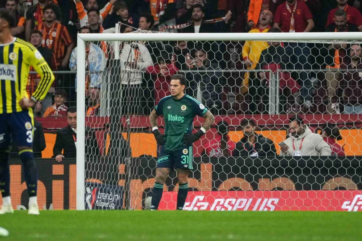 Galatasaray-Fenerbahçe derbisinde ilk yarı 2-0 bitti