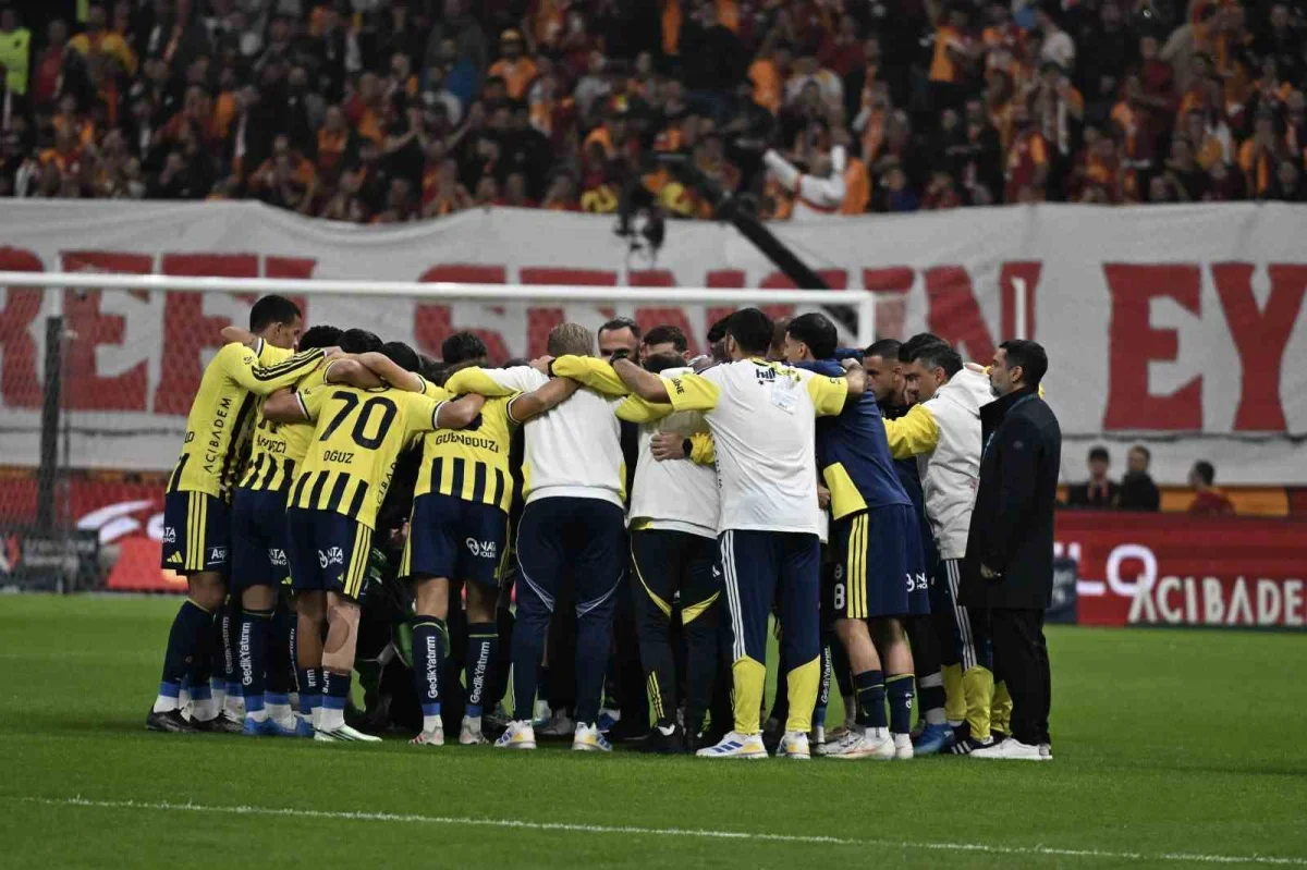 Galatasaray-Fenerbahçe derbisinde ilk yarı 2-0 bitti
