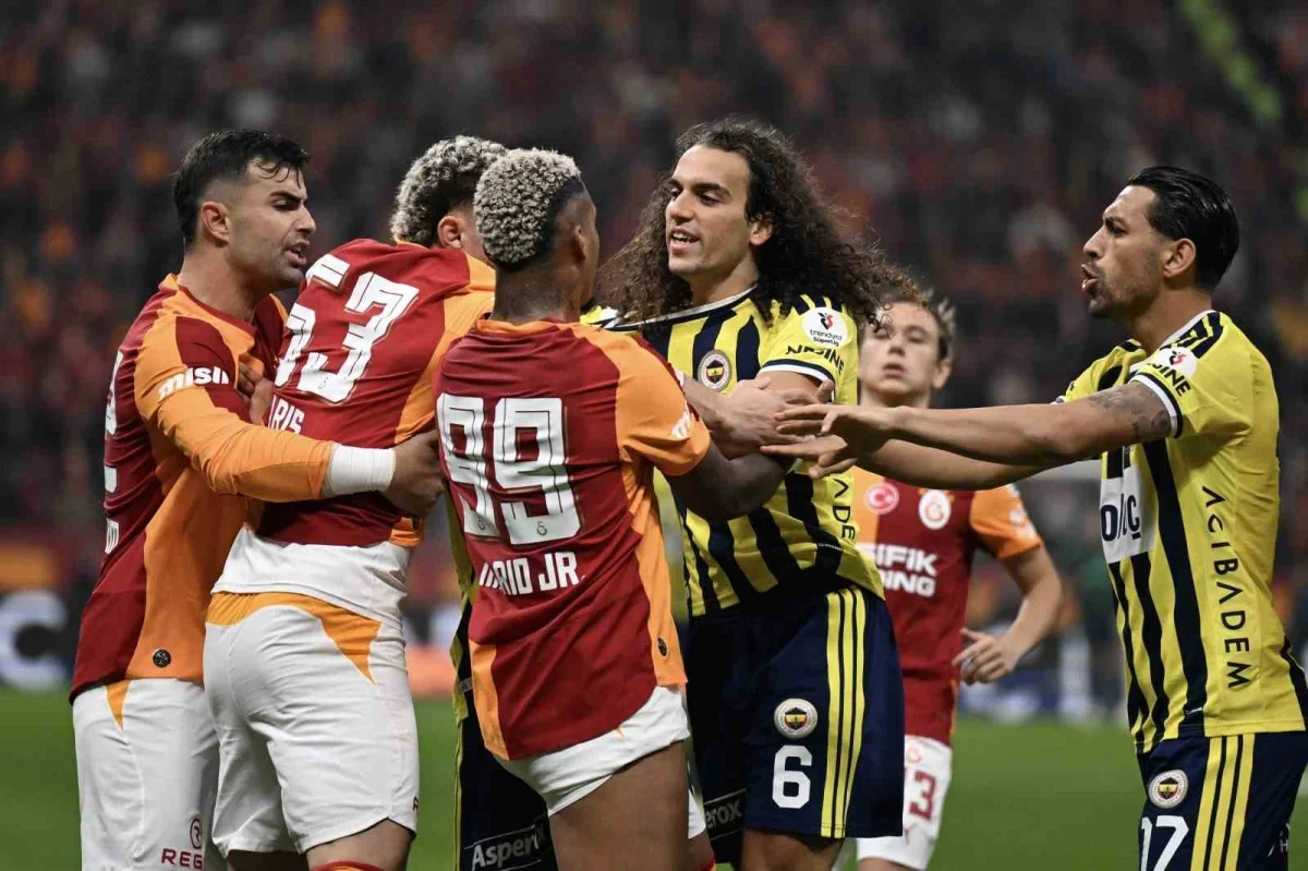 Galatasaray-Fenerbahçe derbisinde ilk yarı 2-0 bitti