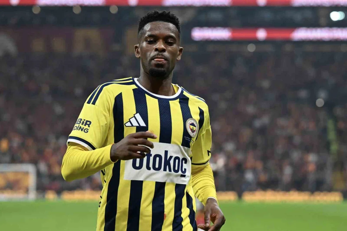 Galatasaray-Fenerbahçe derbisinde ilk yarı 2-0 bitti