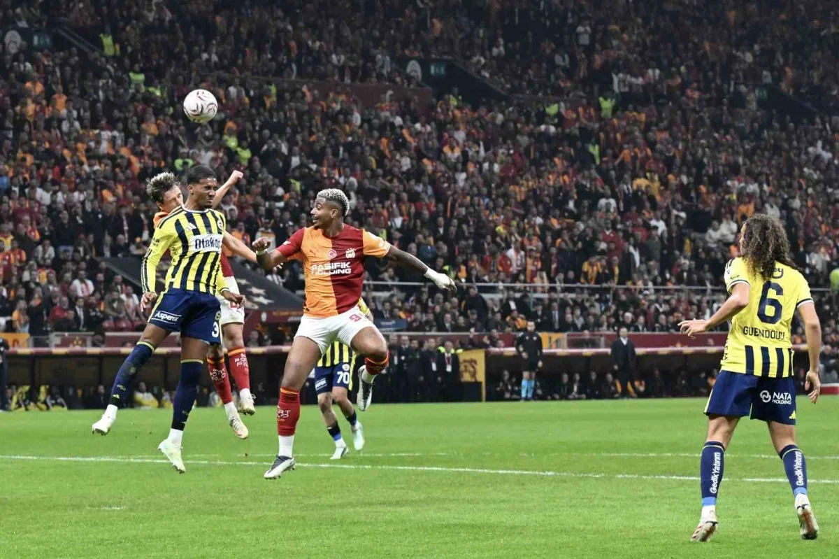 Galatasaray-Fenerbahçe derbisinde ilk yarı 2-0 bitti