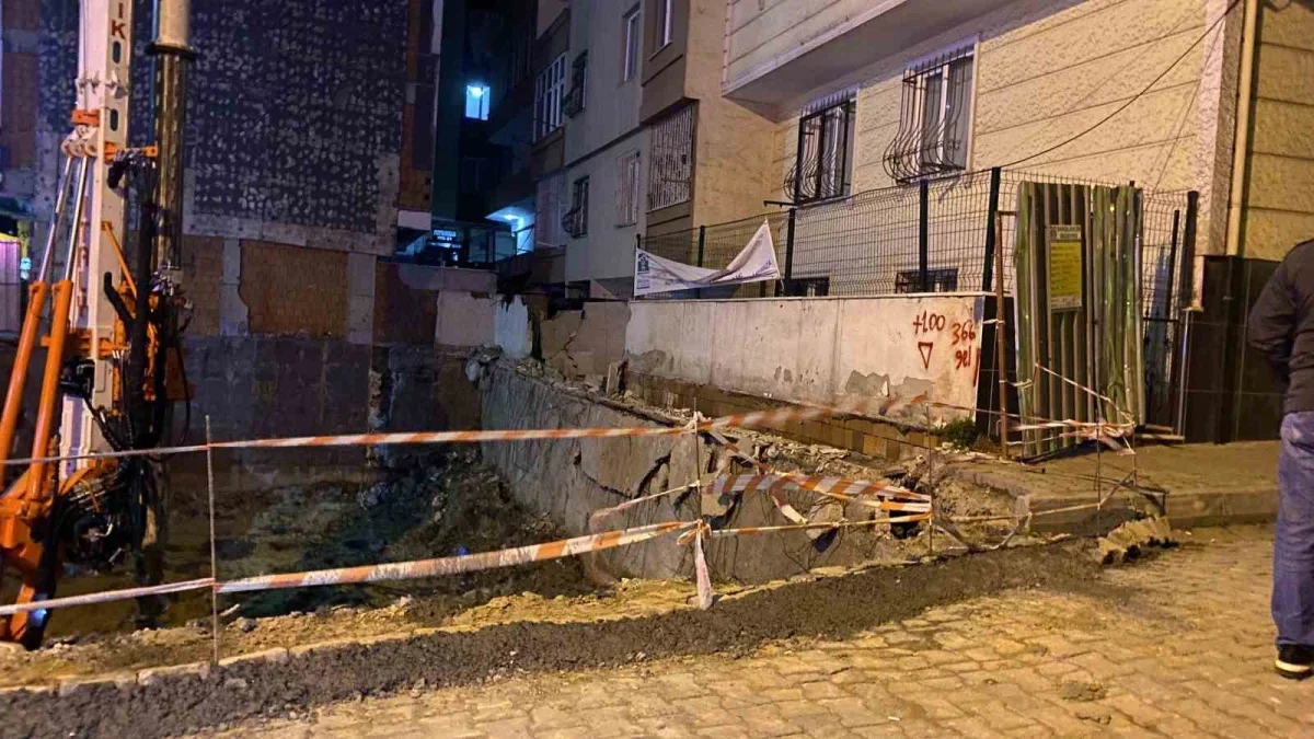 Bahçelievler'de zemin çöktü: 20 daire tahliye edildi
