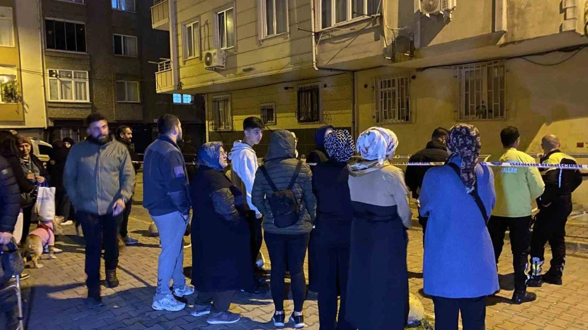 Bahçelievler'de zemin çöktü: 20 daire tahliye edildi