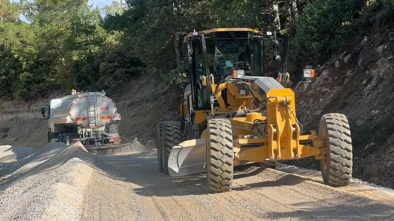 Keles'te 17 kilometrelik yol 9 metreye genişliyor