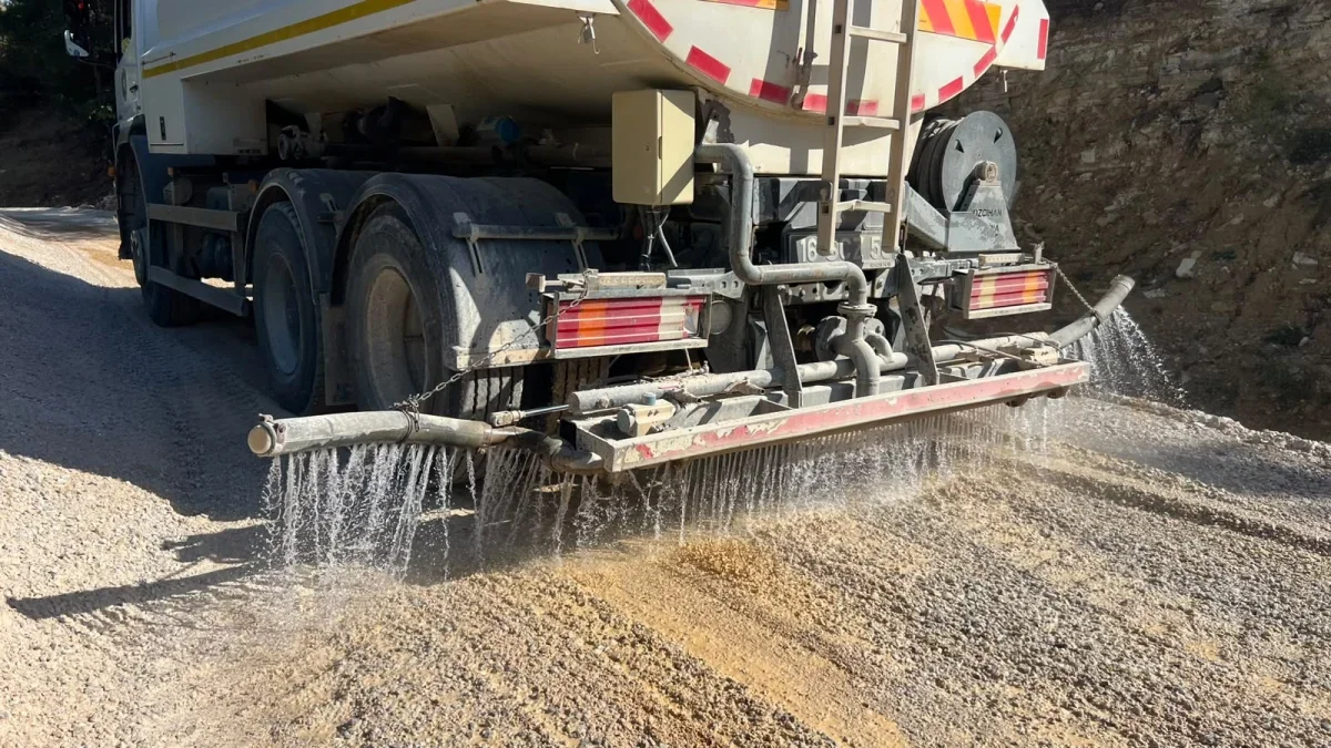 Keles'te 17 kilometrelik yol 9 metreye genişliyor