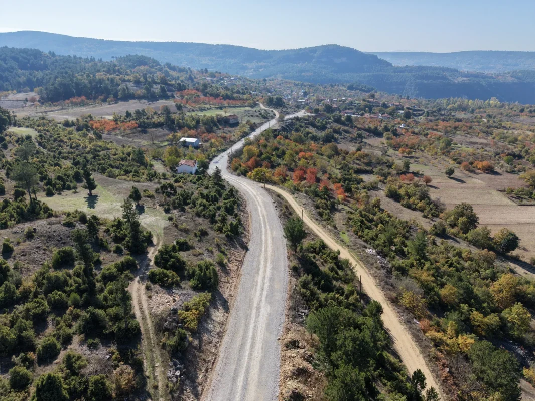 Keles'te 17 kilometrelik yol 9 metreye genişliyor