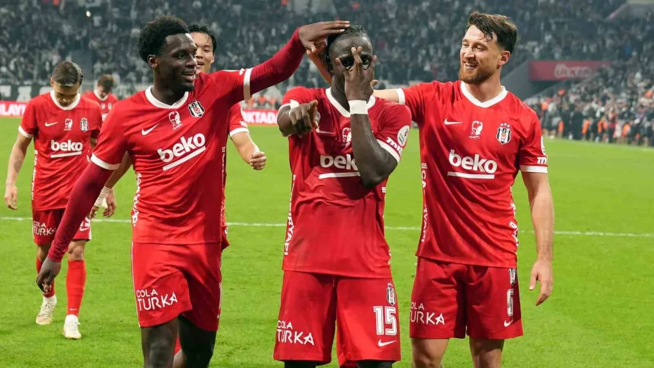 Beşiktaş'ta Junior Olaitan ligde ilk golünü attı