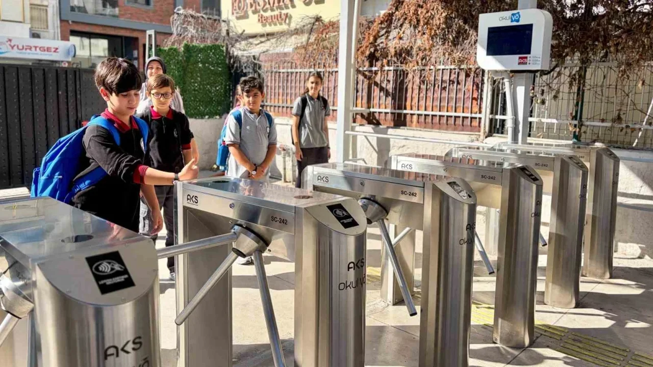 İzmir'de kameralı turnike velilere anlık bildirim gönderiyor