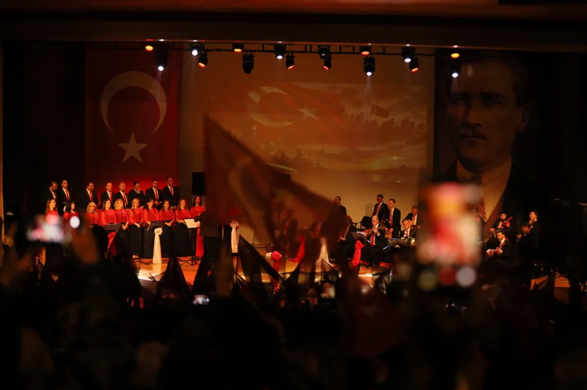 Bursa'da Cumhuriyet'in 103. yılına özel Türk müziği konseri