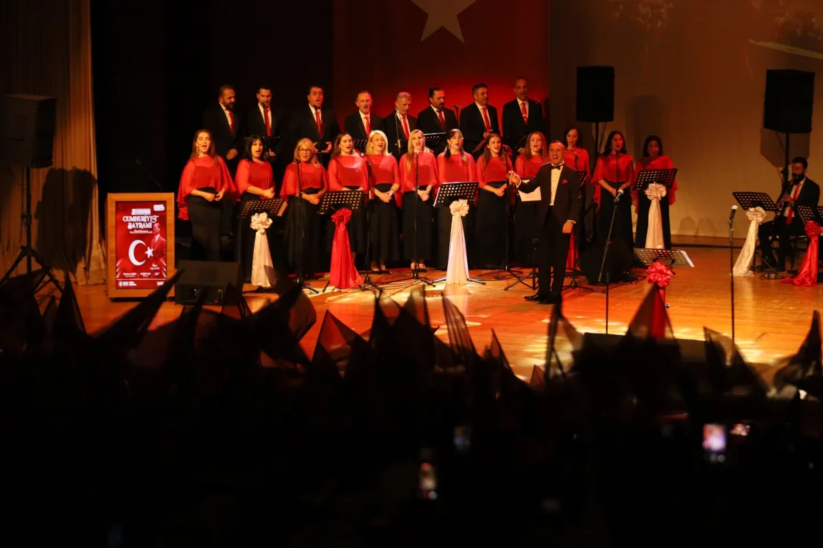 Bursa'da Cumhuriyet'in 103. yılına özel Türk müziği konseri