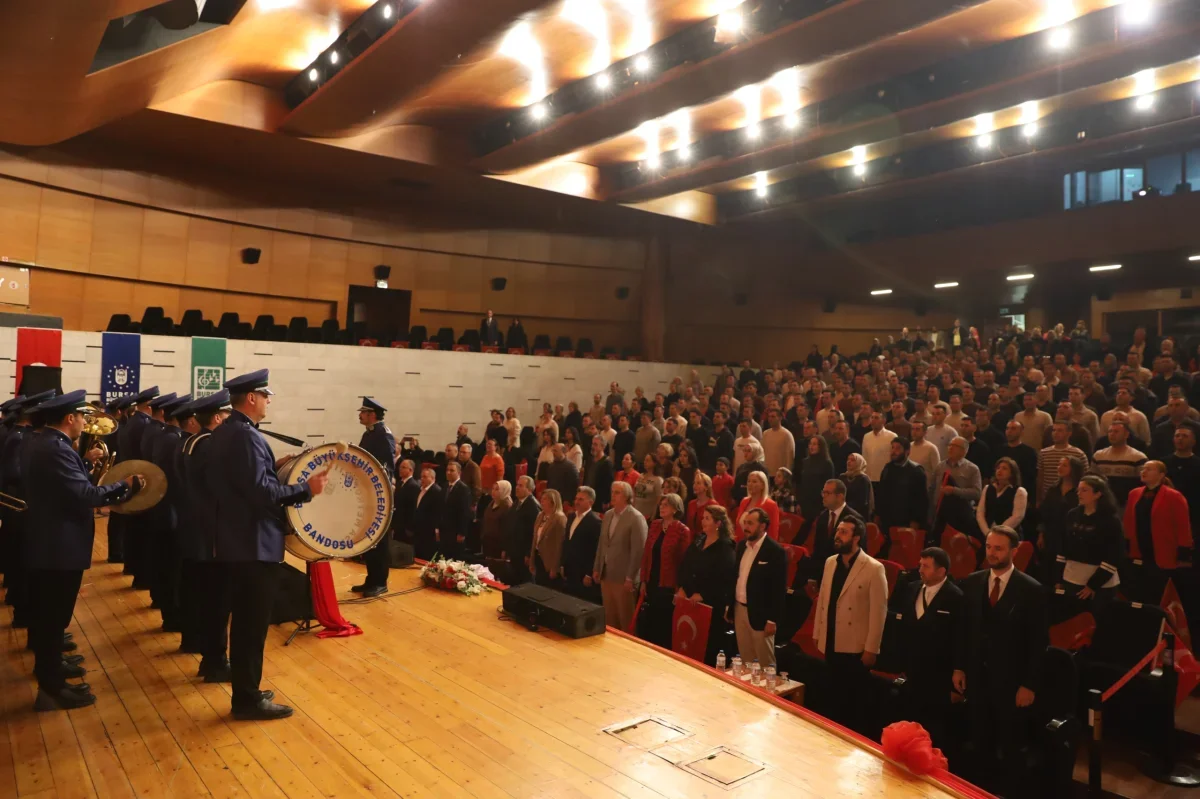 Bursa'da Cumhuriyet'in 103. yılına özel Türk müziği konseri