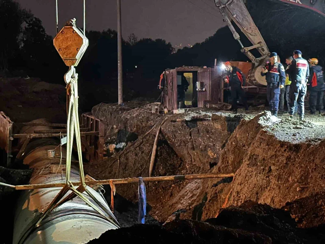 Sakarya Arifiye'de göçük altında kalan işçi kurtarıldı