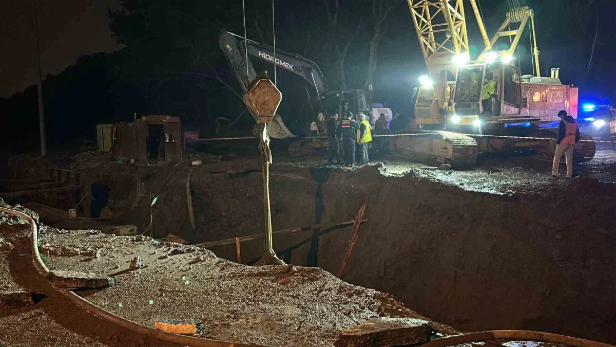 Sakarya Arifiye'de göçük altında kalan işçi kurtarıldı
